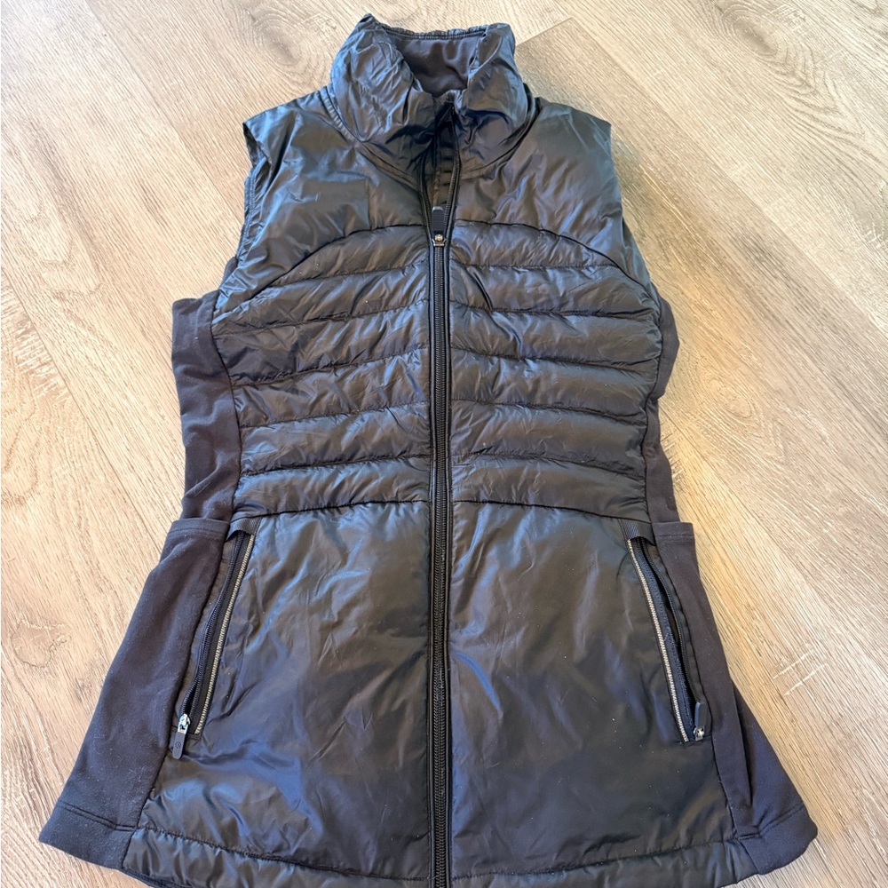 Women's Lululemon Down for a run Black Puffer Vest sz 4